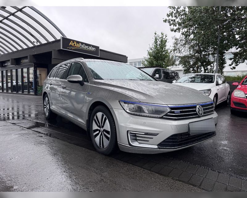 2016 VW Passat GTE Variant